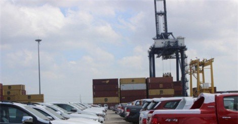Tăng gấp đôi thuế nhập khẩu, ôtô cũ đắt hơn cả xe mới