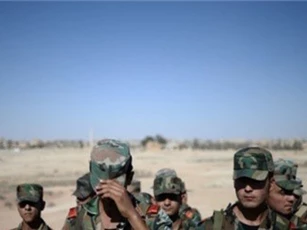 Siết thòng lọng IS ở sa mạc Badiyeh, quân đội Syria thắng lớn