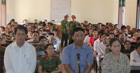 “Thụt két” gần 1 tỉ đồng, cựu chủ tịch và kế toán xã bị khai trừ Đảng 