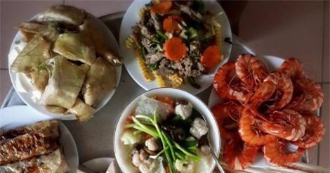 Dịch vụ nhận đặt cỗ cúng rằm tháng 7 hút khách