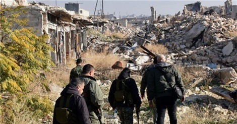 Hơn 100 phiến quân hạ vũ khí đầu hàng quân đội Syria ở Aleppo