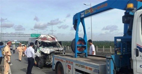 Tai nạn trên cao tốc Long Thành - Dầu Giây, 4 người bị thương