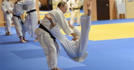 Ông Putin hứa "dạy võ" cho Thủ tướng Hungary