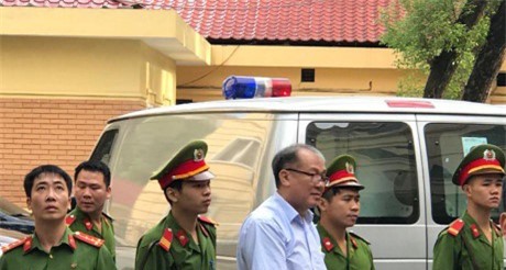 Xử đại án Oceanbank: Phạm Công Danh bất ngờ bệnh nặng