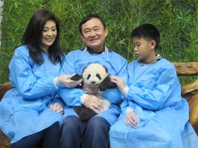 Cựu Thủ tướng Thái Lan Yingluck bỏ trốn: Ông Thaksin phá vỡ sự im lặng 