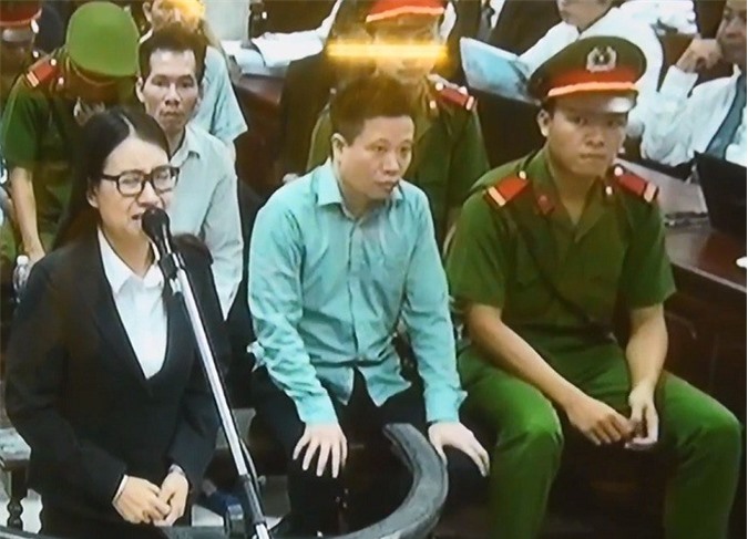 Đại án OceanBank: "Bóng hồng" Quỳnh Tứ lại khóc nức nở