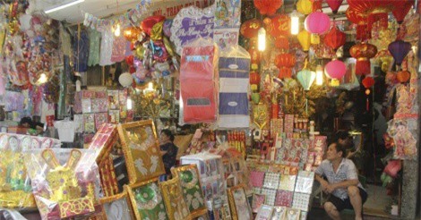 Thị trường "đồ âm phủ" vắng bóng người mua