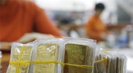 Giá vàng thoái lui, chờ cơ hội phá giá mới