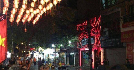 Hà Nội: Hỗn chiến kinh hoàng trên phố cổ, 1 người bị thương