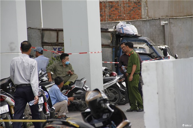 Nữ công nhân tá hỏa phát hiện thi thể nam thanh niên trong tải rác