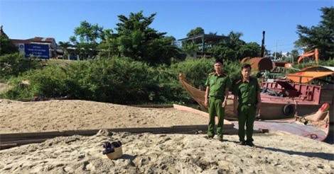 Quảng Nam: Phòng Cảnh sát Môi trường bắt giữ 4 ghe hút cát lậu trong đêm