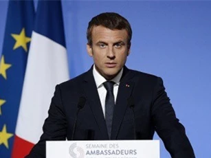 Tổng thống Pháp "ngỏ lời" đối thoại với Nga về Ukraine