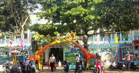 Truy bắt nhóm đối tượng ném "bom bẩn" vào trường mầm non