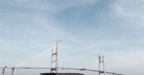 Chính thức hợp long cầu dây văng nối đôi bờ sông Tiền