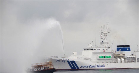 Nhật Bản phun vòi rồng, đuổi tàu cá Triều Tiên khỏi lãnh hải
