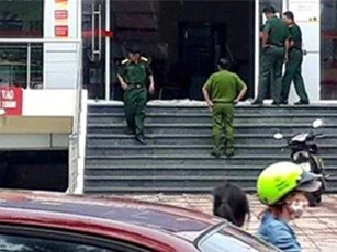 Táo tợn dùng vật nghi lựu đạn cướp ngân hàng ở Đồng Nai