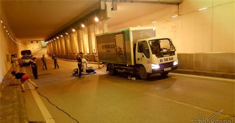 Hà Nội: Thanh niên bị xe thư báo đâm tử vong ở hầm Kim Liên 