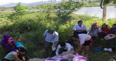 Nguyên nhân vụ mẹ bầu ôm 2 con nhỏ nhảy sông tự tử