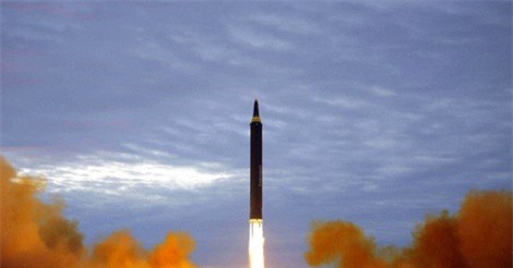Triều Tiên bí mật chuyển tên lửa đến bãi phóng, chuẩn bị thử ICBM?