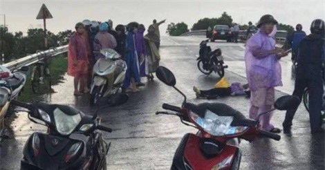 Hải Dương: 2 người bị sét đánh thương vong giữa đường 