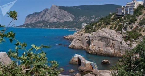 Crimea khuyên Poroshenko đừng "tơ tưởng" quyết định số phận bán đảo