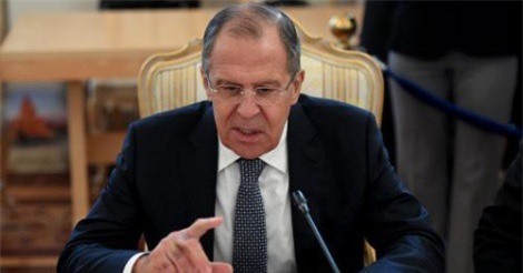 ĐSQ Nga "nhắn nhủ" Ngoại trưởng Anh: Ông Lavrov đâu cần xe tăng