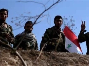 Quân đội Syria mở chiến dịch mới phá vây Deir Ezzur, IS chết như rạ