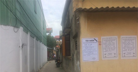 Ba mẹ con chết trong nhà nghỉ: Đau xót 3 bản cáo phó dán liền nhau