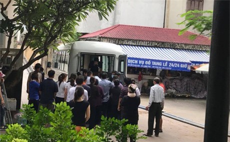 Ba mẹ con chết trong nhà nghỉ: Hàng xóm bàng hoàng nhận hung tin