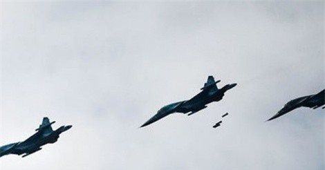 Nga bị tố ném bom khiến hàng chục người Syria thiệt mạng