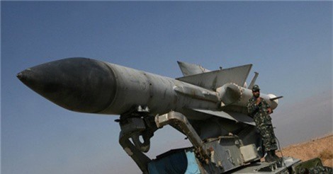 Quân đội Syria nã tên lửa S-200 vào chiến cơ Israel