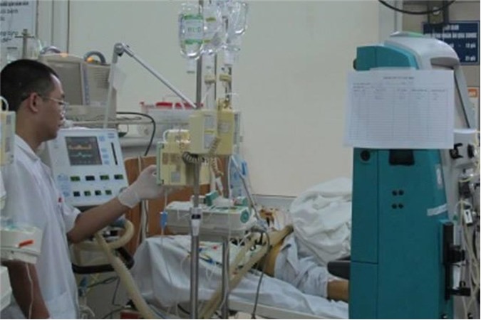 Nam thanh niên uống 19 viên Paracetamol trong 2 ngày để hạ sốt đã tử vong