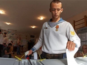 Không công nhận bầu cử ở Crimea và Sevastopol, EU bị chỉ trích