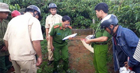 Khởi tố vụ án chồng sát hại vợ bằng 36 nhát dao 