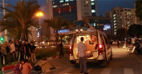 Cuốn vào gầm xe bồn, cô gái trẻ chết thảm