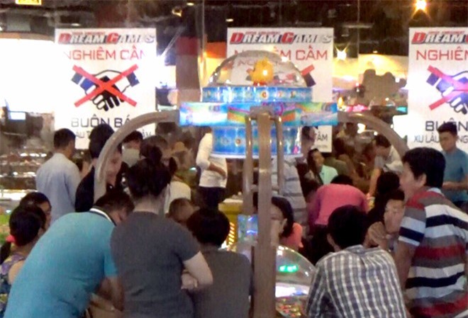 Phá ổ cờ bạc trá hình ở trung tâm thương mại Aeon Mall