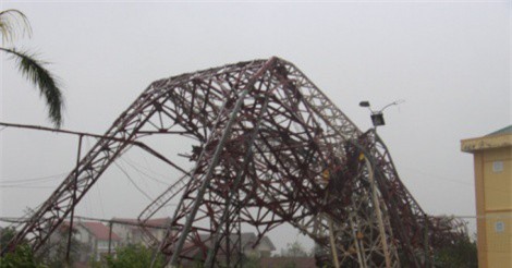 Bão số 10 càn quét khiến Hà Tĩnh, Quảng Bình thiệt hại nặng nề