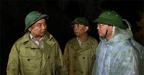 Bão số 10 gây thiệt hại nặng nề, Thủ tướng tới Quảng Bình chỉ đạo khắc phục