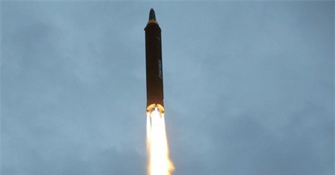 Hàn Quốc - Triều Tiên thử tên lửa: Không bình thường và chẳng ai tin ai?