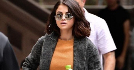 Selena Gomez tươi tắn xuất hiện sau tin ghép thận