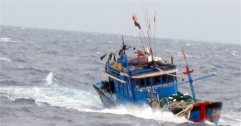 Vẫn chưa có tin về 10 thuyền viên Thanh Hoá mất liên lạc do bão