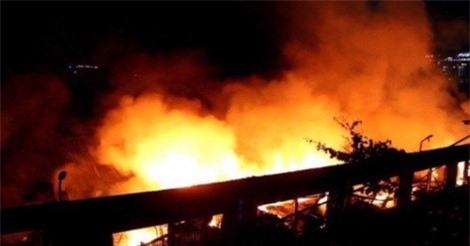 "Bà hỏa" thiêu rụi hàng ngàn m2 nhà xưởng ở KCN Tân Bình