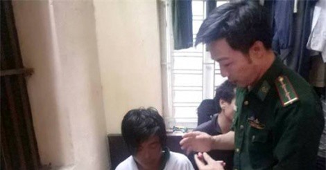 Người dân Thanh Hóa cứu vớt 2 ngư dân ôm can nhựa lênh đênh trên biển