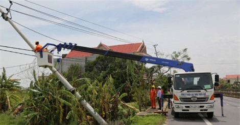 Tập trung nhân lực về miền Trung hỗ trợ khắc phục sự cố sau bão số 10