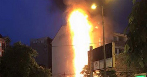 Thiếu nợ 150 triệu đồng, bảo vệ phóng hỏa đốt ngân hàng để tự tử