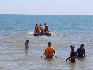 Giám đốc Ban quản lý Cảng cá Quảng Ngãi mất tích khi đi tắm biển