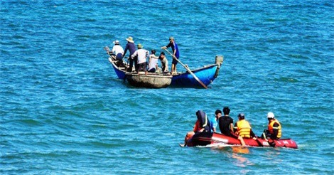 Tin mới nhất về Giám đốc Ban Quản lý Cảng cá mất tích khi tắm biển