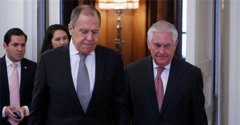 Lavrov nhắc Tillerson: Mỹ là "khách không mời" ở Syria