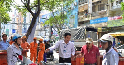 Buộc thôi việc Phó Chủ tịch phường mất liên lạc nhiều ngày