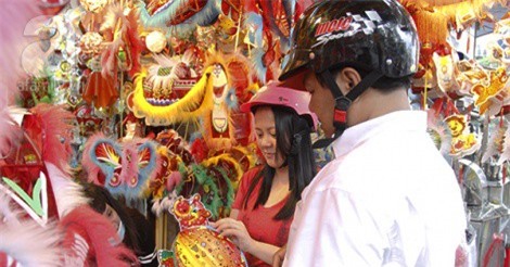 Đèn lồng Trung thu kém chất lượng tiềm ẩn nhiều chất độc